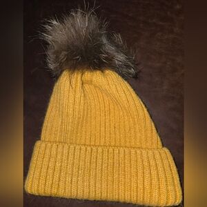 Linda Richards Mustard Knit Beanie with Genuine Canadian Fur Pom; Size: OS 🥶❄️